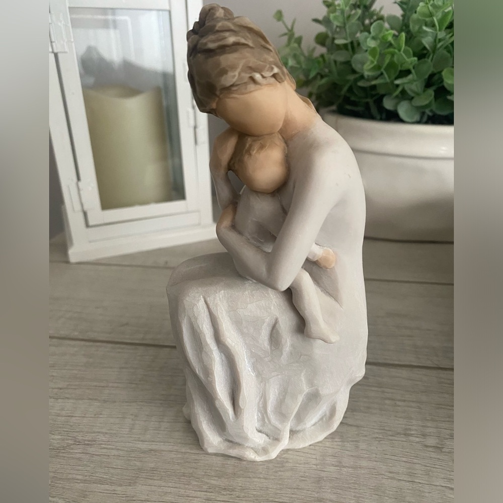 Willow tree figurine